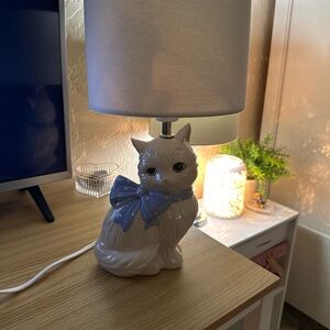 Adorable Cat Lamp!